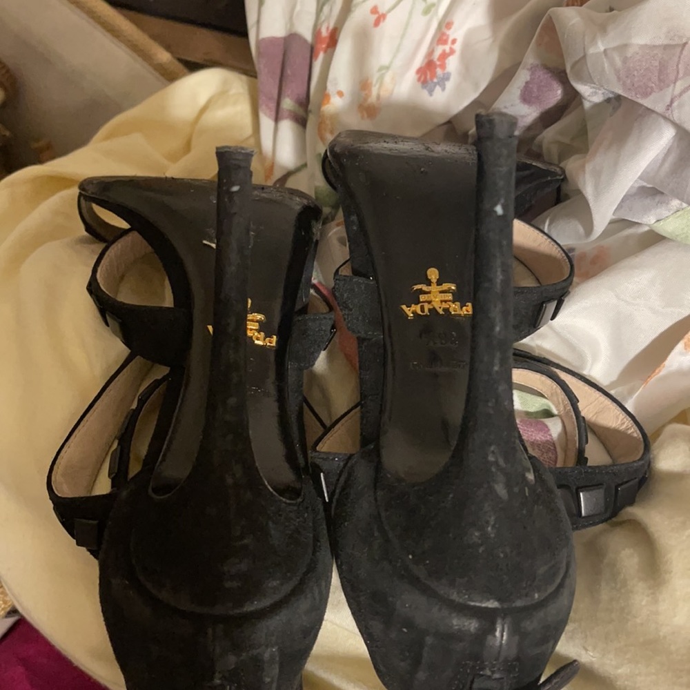 Prada - Picture 4 of 4